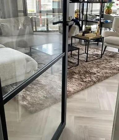 Modern Luxurious 90 M2 *