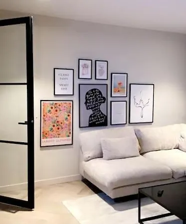 Apartment Modern Luxurious 90 M2 *