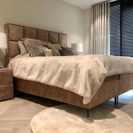 Modern Luxurious 90 M2 Apartment *