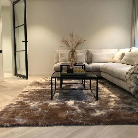 Modern Luxurious 90 M2 *