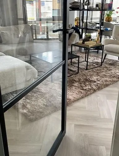 Modern Luxurious 90 M2 *